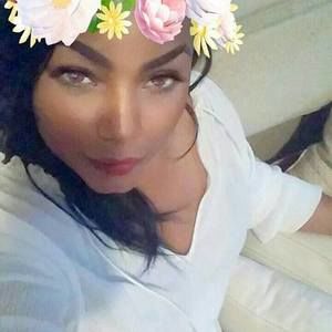 Meet your Posher, Ebony